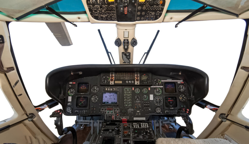 Cabina di pilotaggio dell'elicottero Airbus AS365